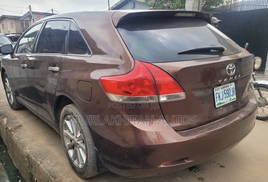Toyota Venza AWD 2010 Brown