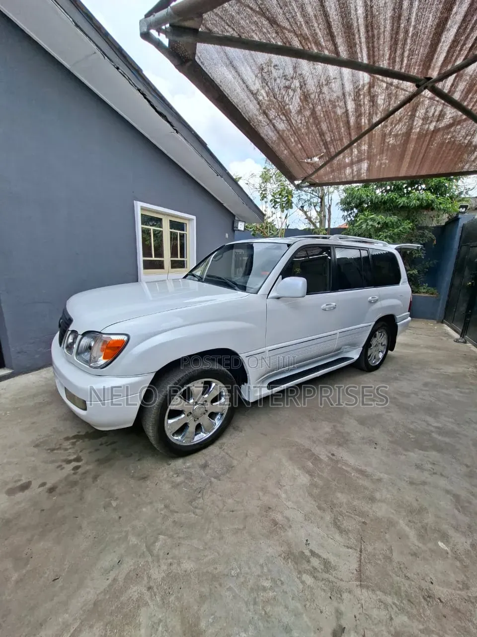 Lexus LX 470 AWD 2000 White