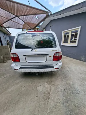 Lexus LX 470 AWD 2000 White
