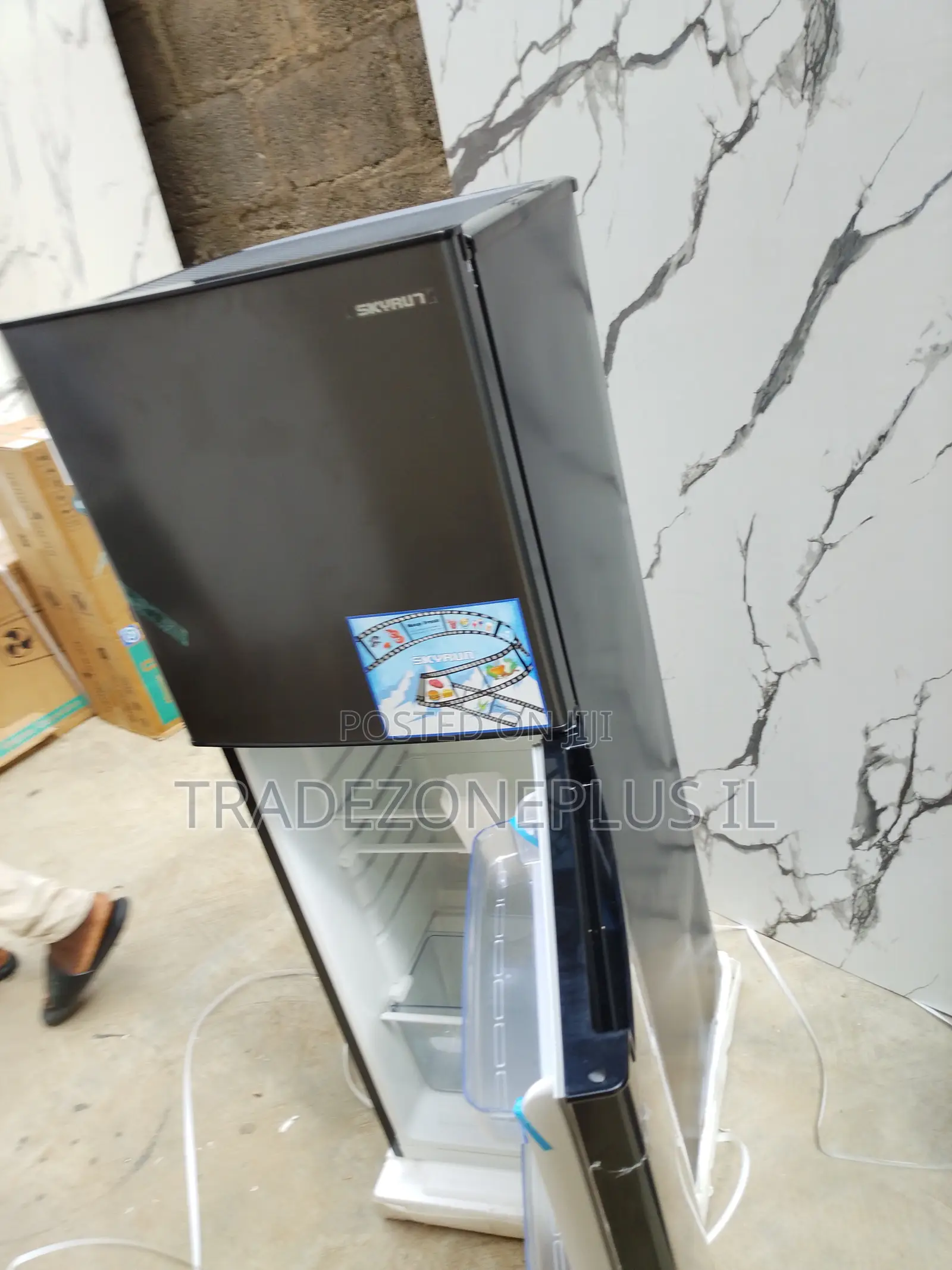 Skyrun BCD-145A Fridge for Everyday Groceries
