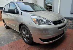 Toyota Sienna CE 2005 Gold