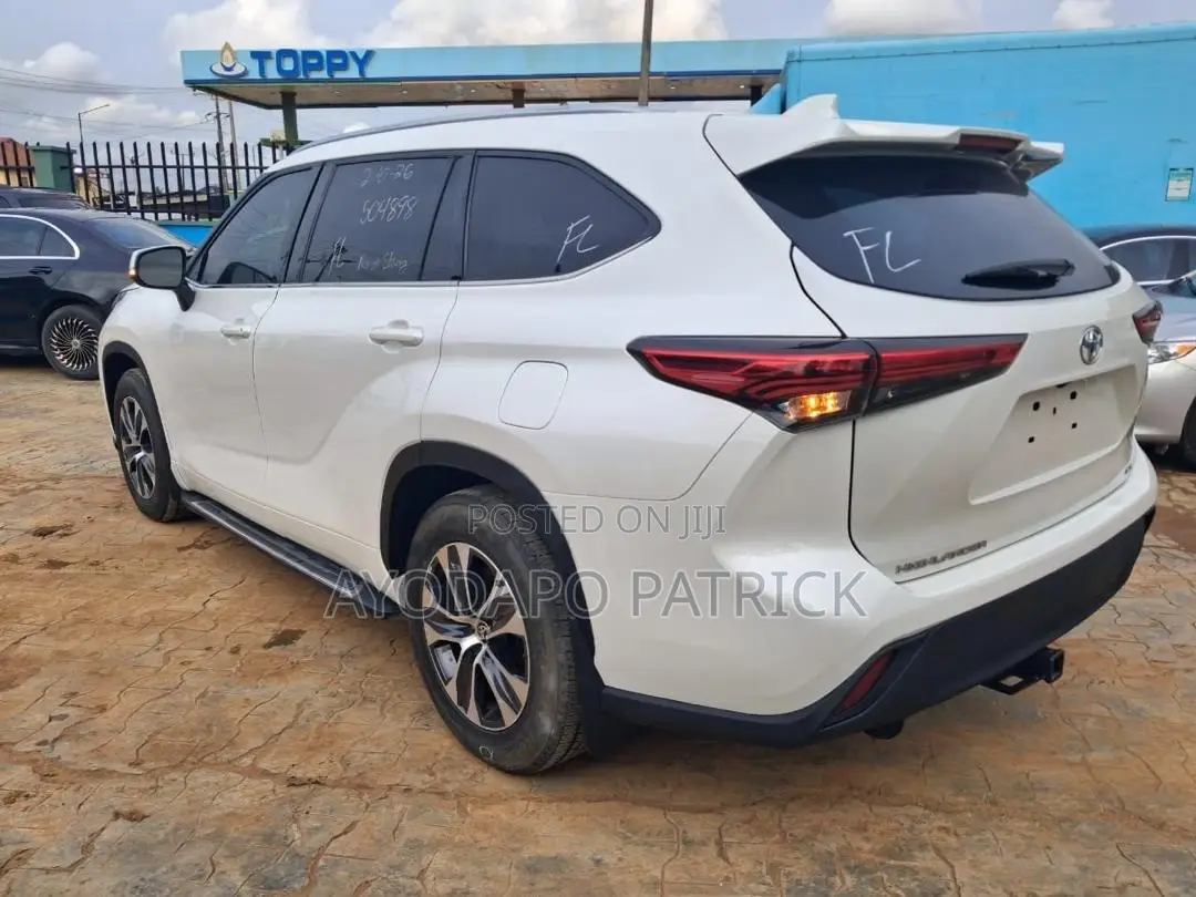 Toyota Highlander XLE AWD 2020 White