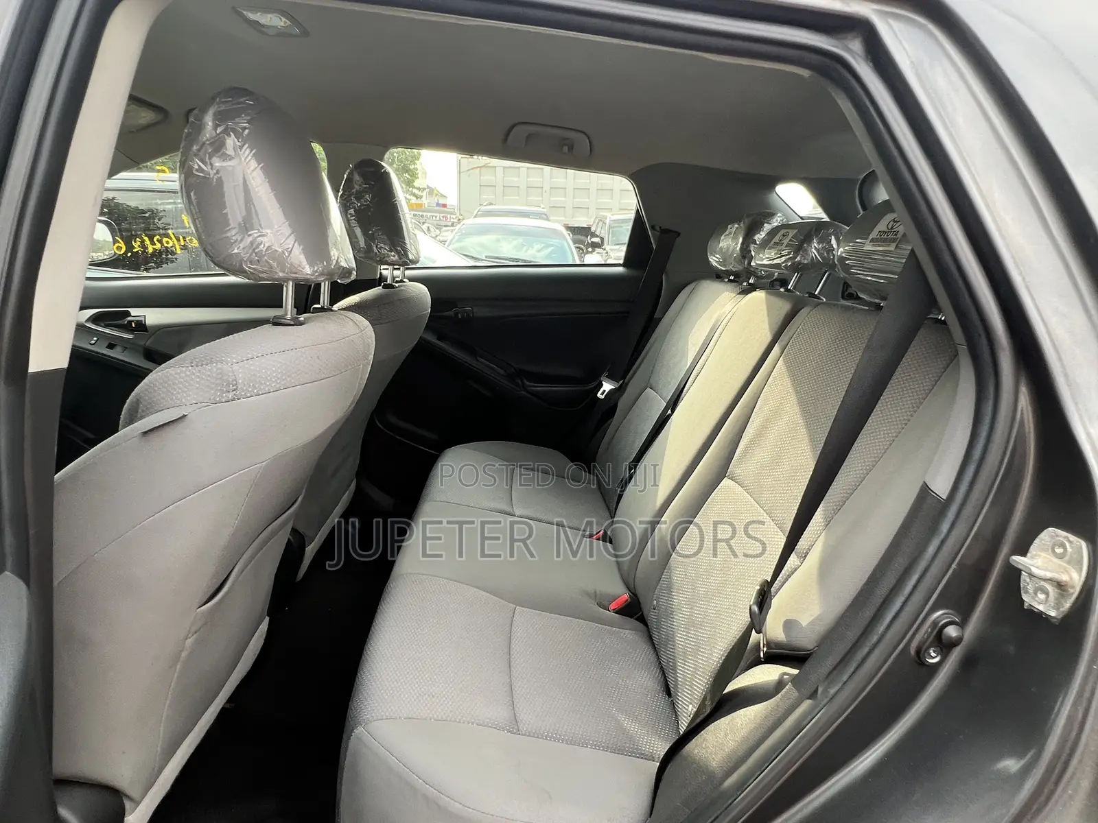 Toyota Matrix S Hatchback AWD (2.4L 4cyl 4A) 2010 Black