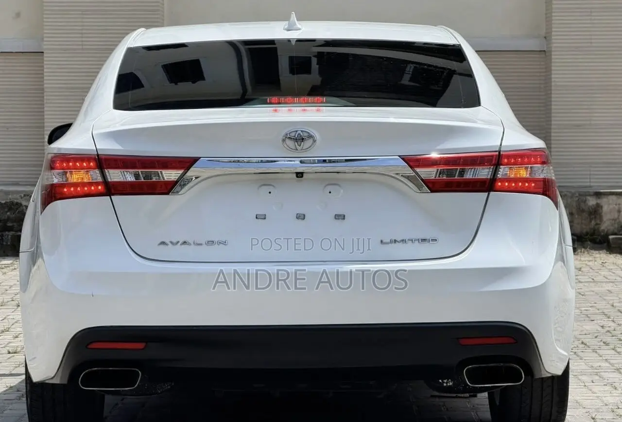 Toyota Avalon Limited 4dr Sedan (3.5L 6cyl 6A) 2014 Silver
