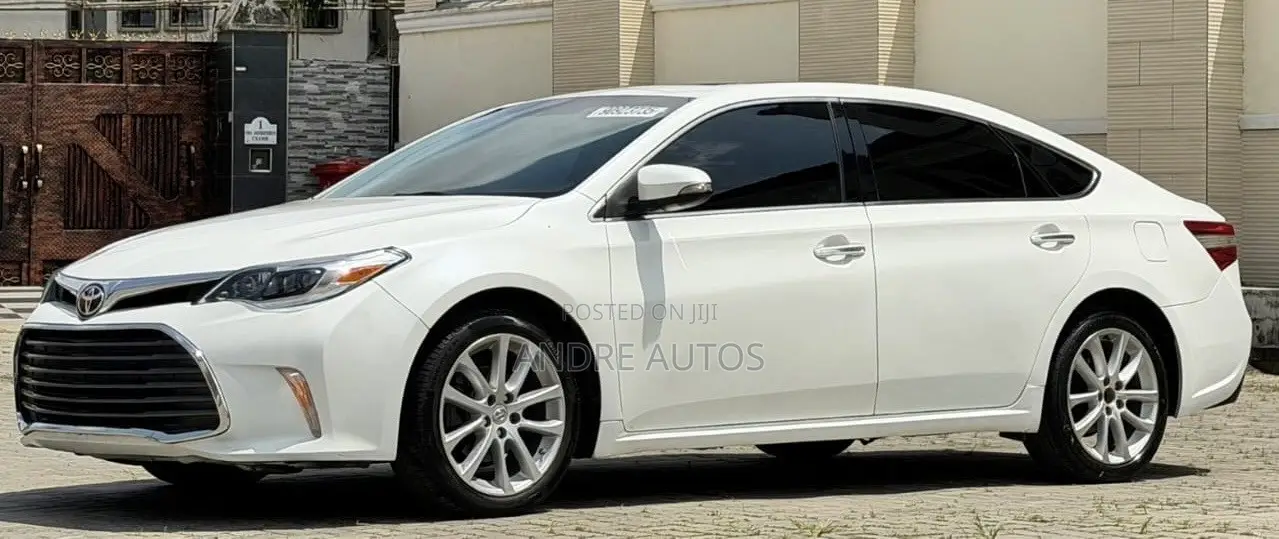Toyota Avalon Limited 4dr Sedan (3.5L 6cyl 6A) 2014 Silver