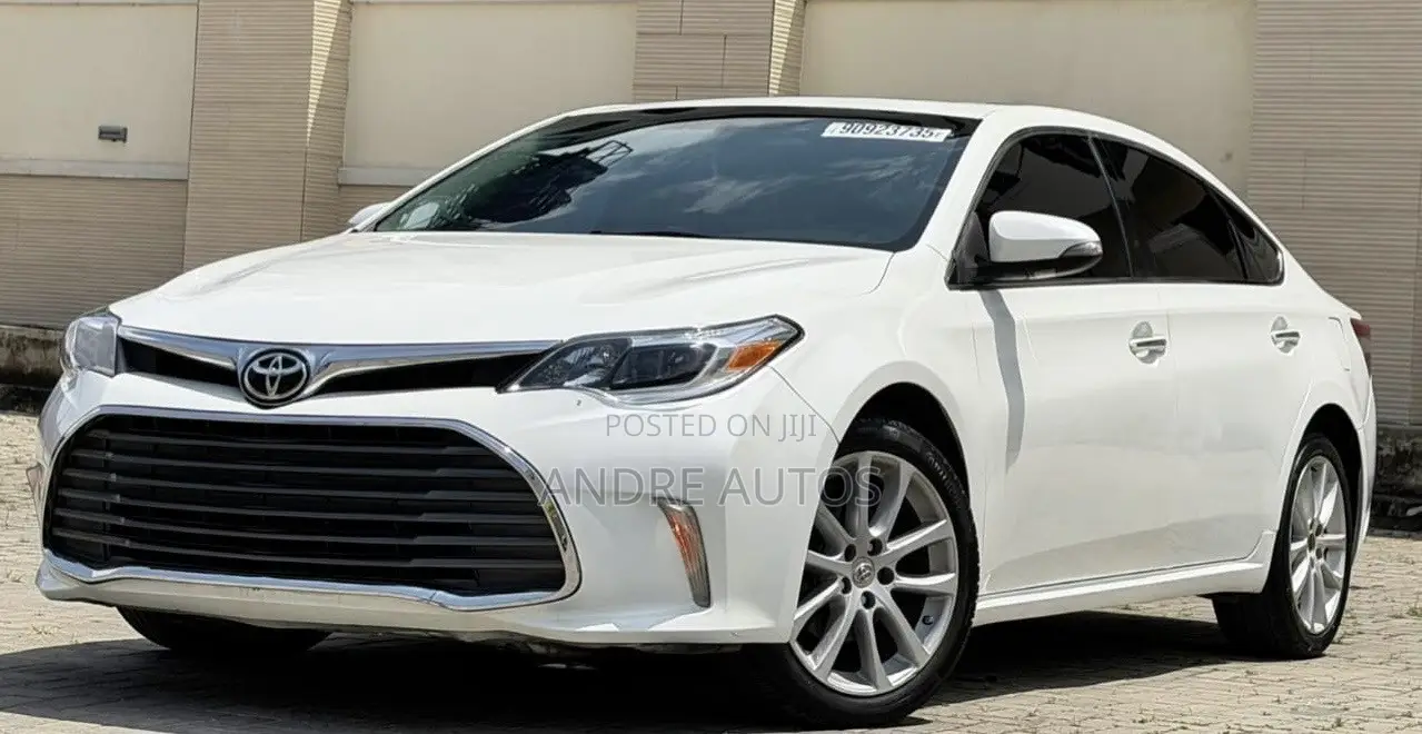 Toyota Avalon Limited 4dr Sedan (3.5L 6cyl 6A) 2014 Silver