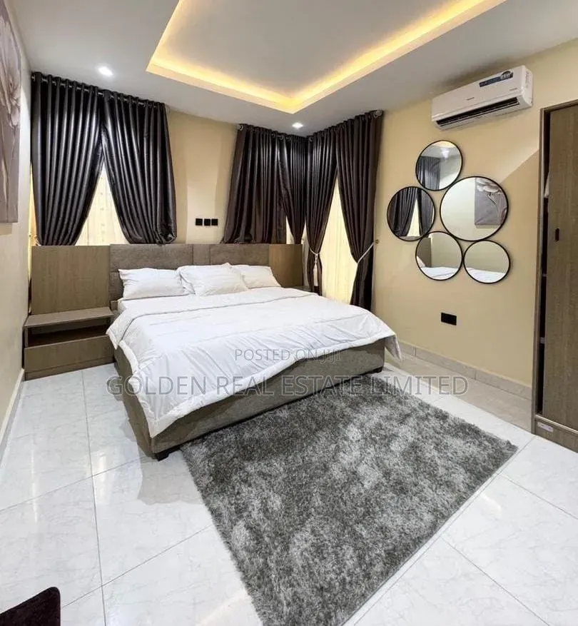 It’s a 3 Bedroom Apartment at Katampe Main.
For 200k Per Night
