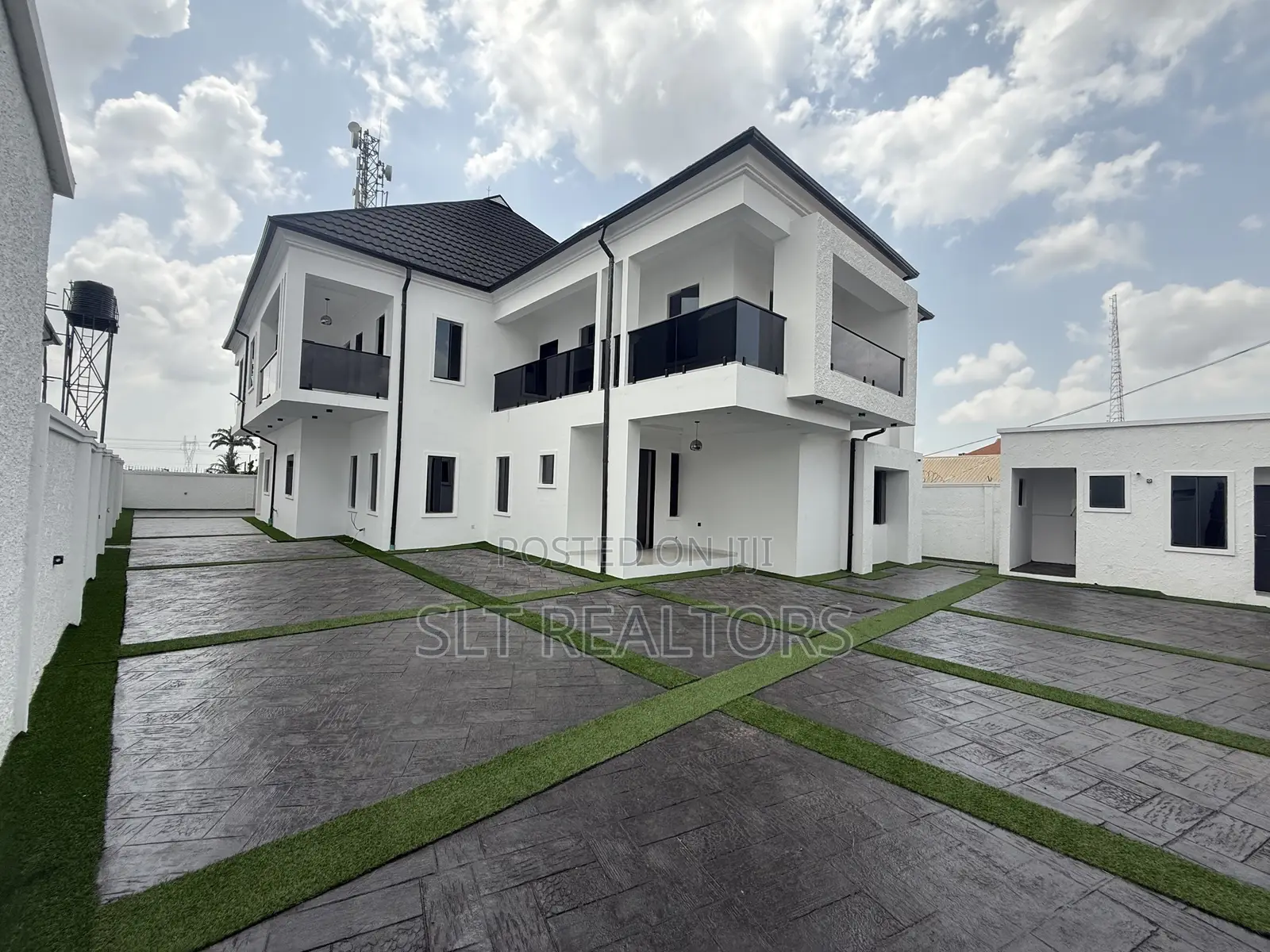 5bdrm Duplex in Oluyole Estate for sale