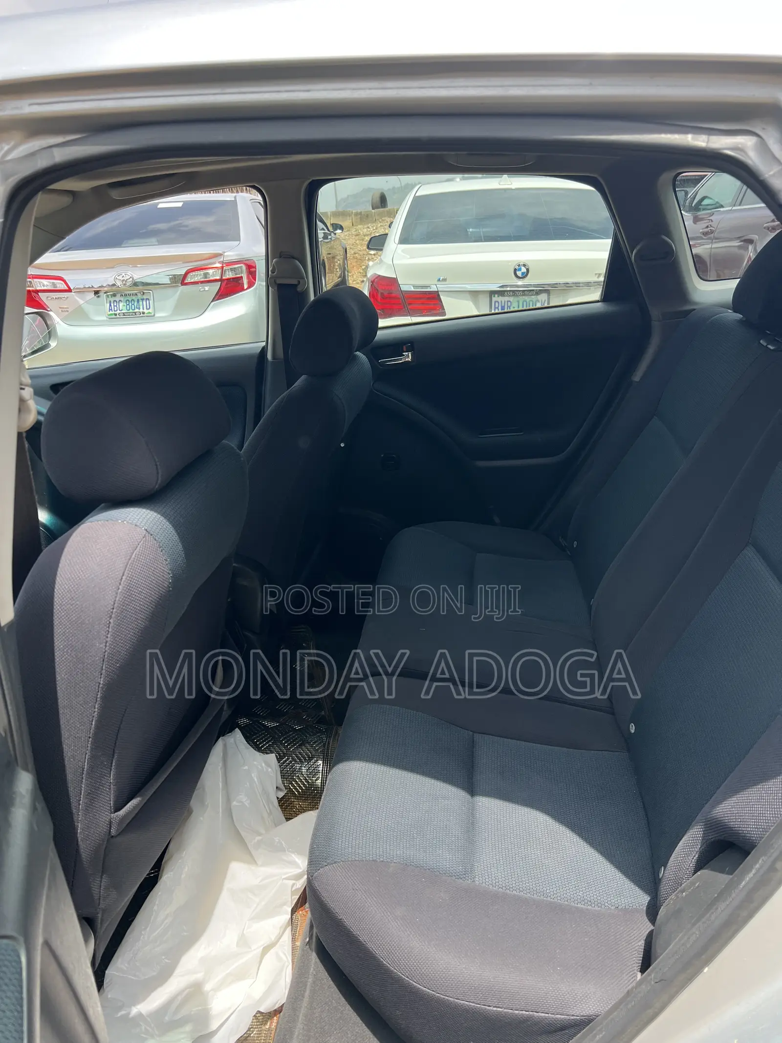 Toyota Matrix Hatchback AWD (1.8L 4cyl 4A) 2005 Silver