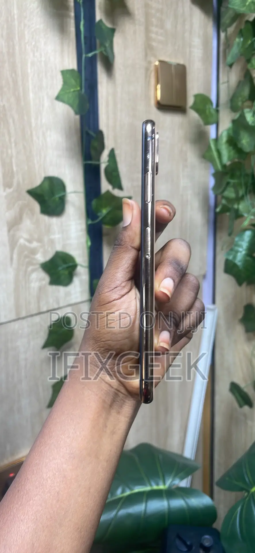 Apple iPhone XS Max 64 GB Gold