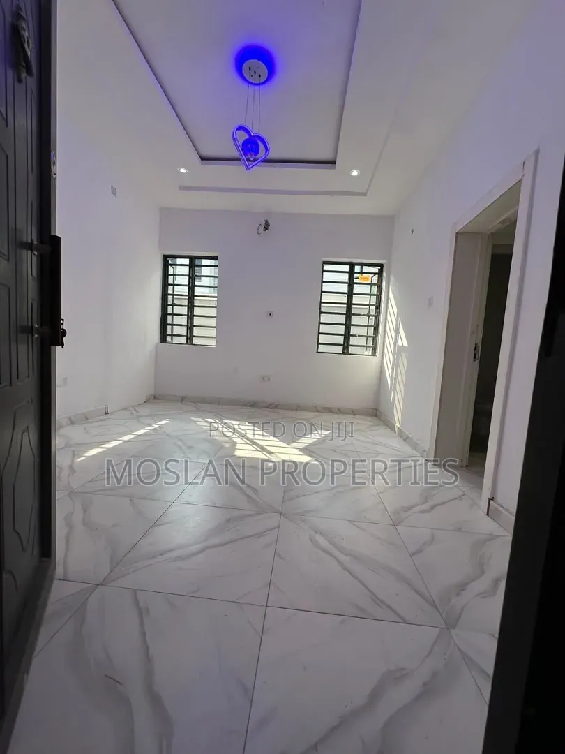 1bdrm Apartment in Lekki Phase 2 for rent