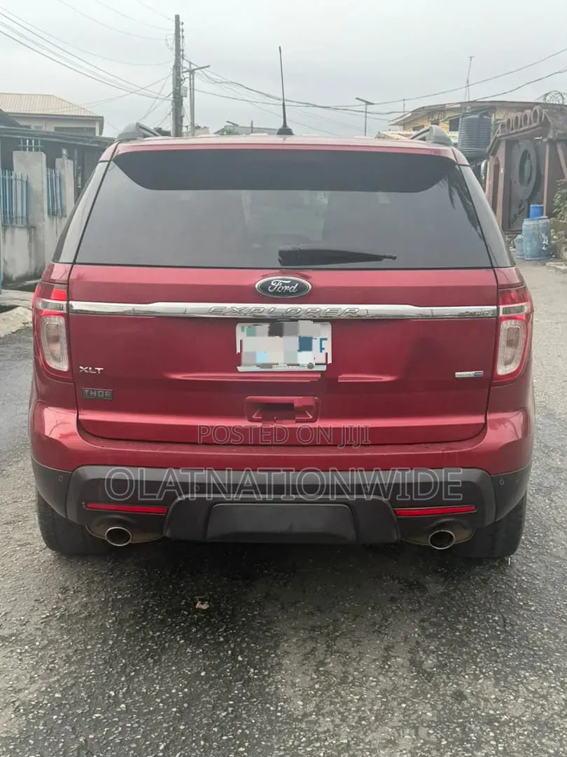 Ford Explorer 2013 Maroon