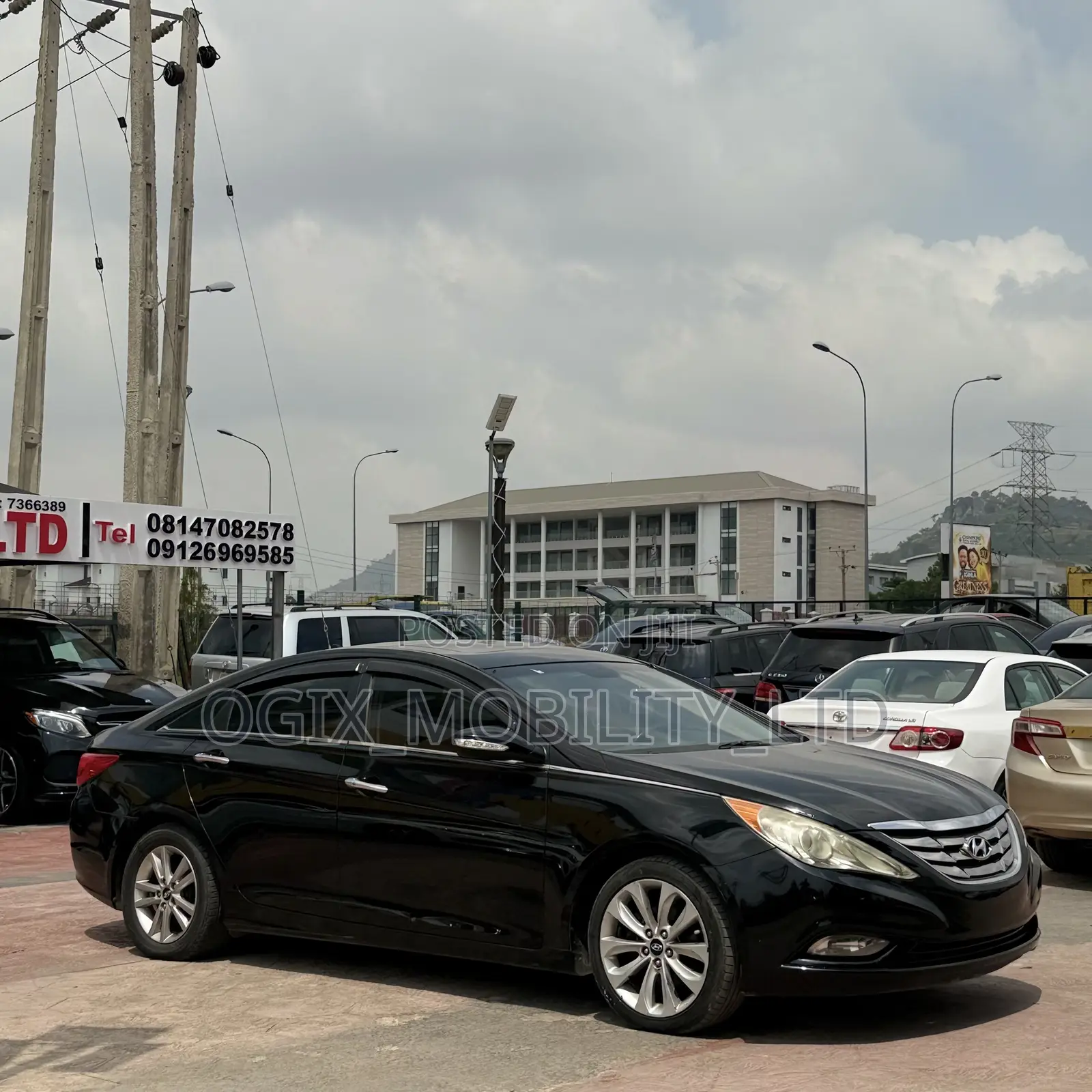 Hyundai Sonata Limited 2.0T Sedan (2.0L 4cyl 6A) 2011 Black