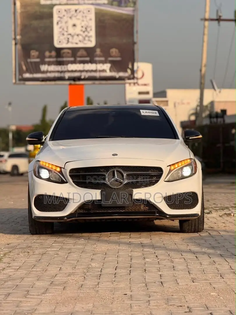 Mercedes-Benz C300 Luxury 4dr RWD Sedan (2.0L 4cyl 7A) 2015 White