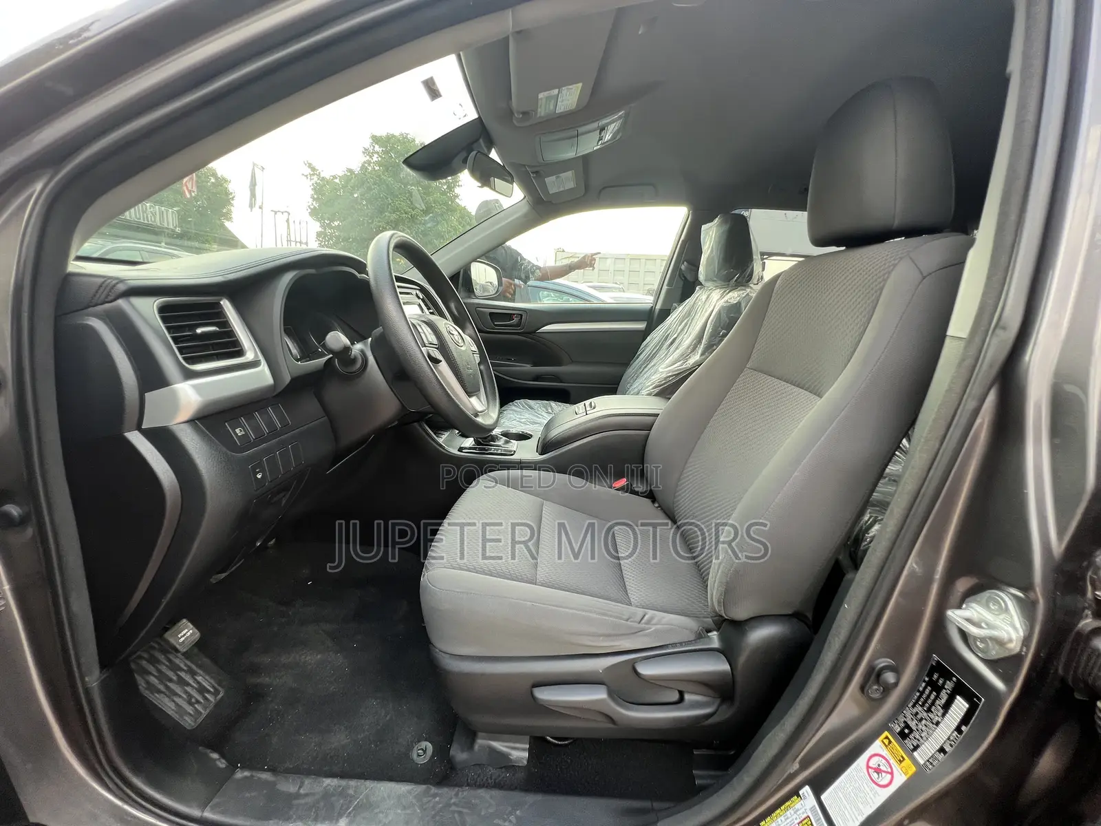 Toyota Highlander LE 2019 Gray