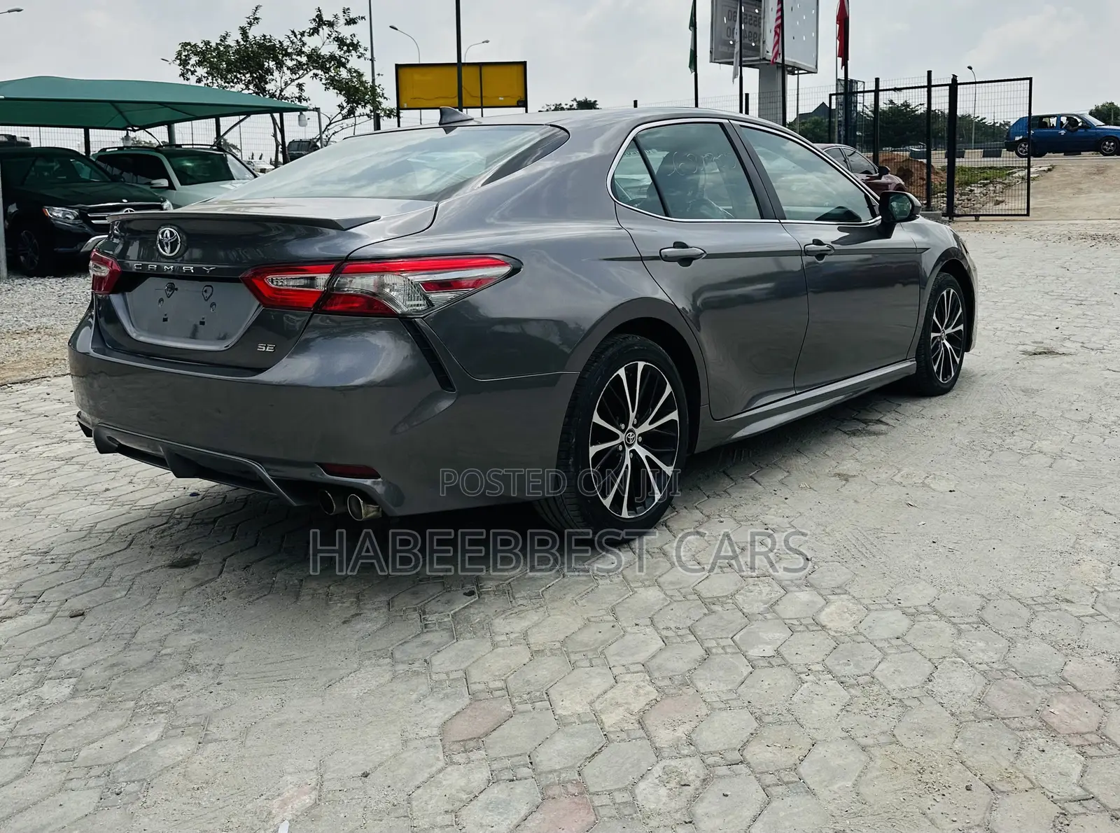 Toyota Camry SE (2.5L 4cyl 8A) 2019 Gray