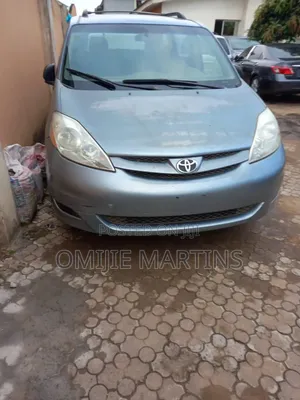 Toyota Sienna 2005 Blue