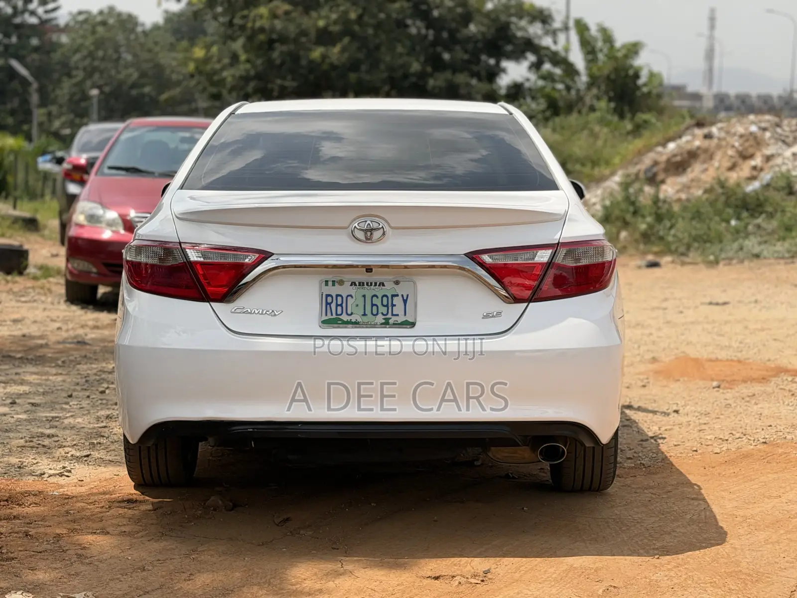 Toyota Camry SE 4dr Sedan (2.5L 4cyl 6A) 2017 White