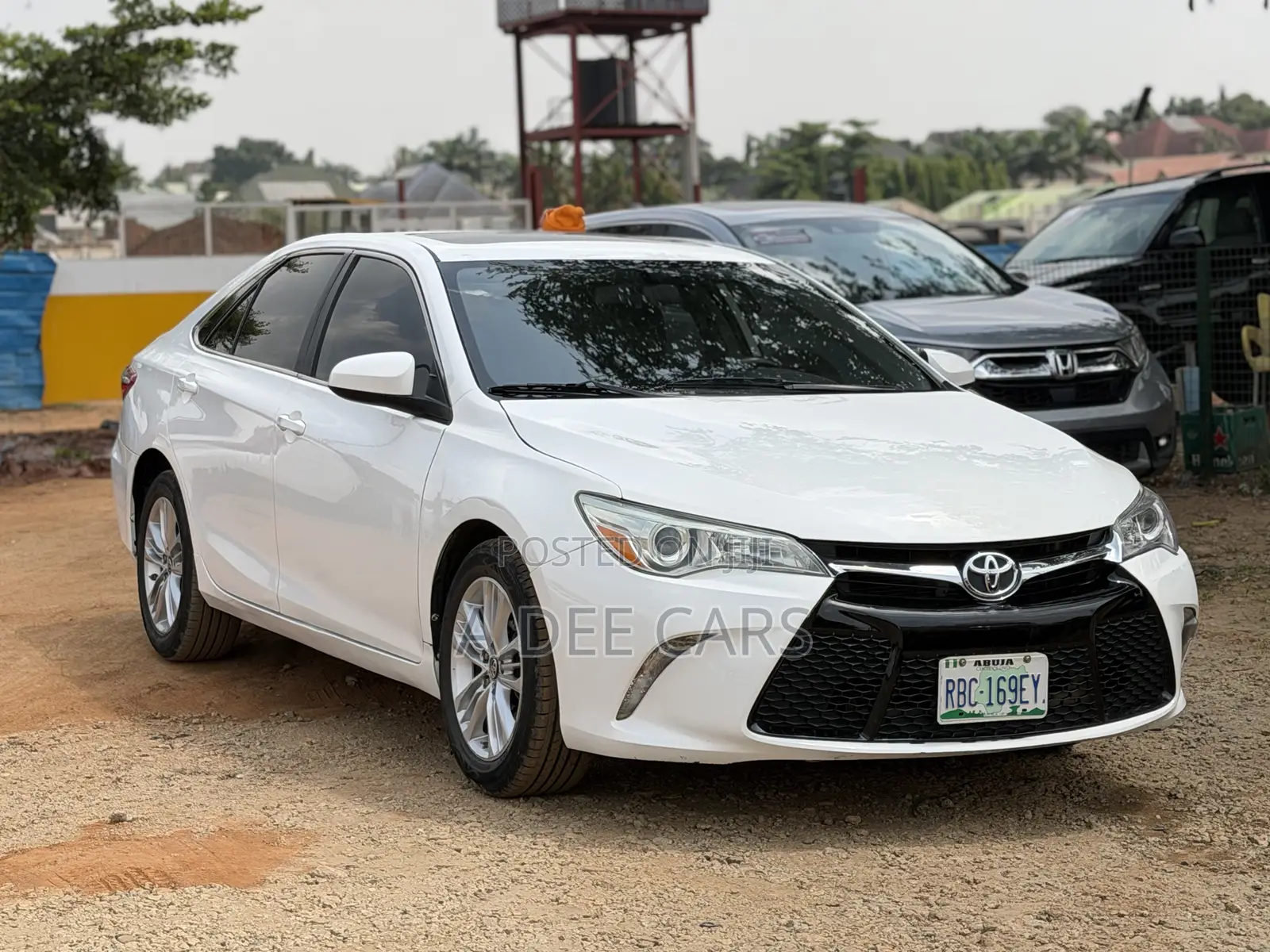 Toyota Camry SE 4dr Sedan (2.5L 4cyl 6A) 2017 White