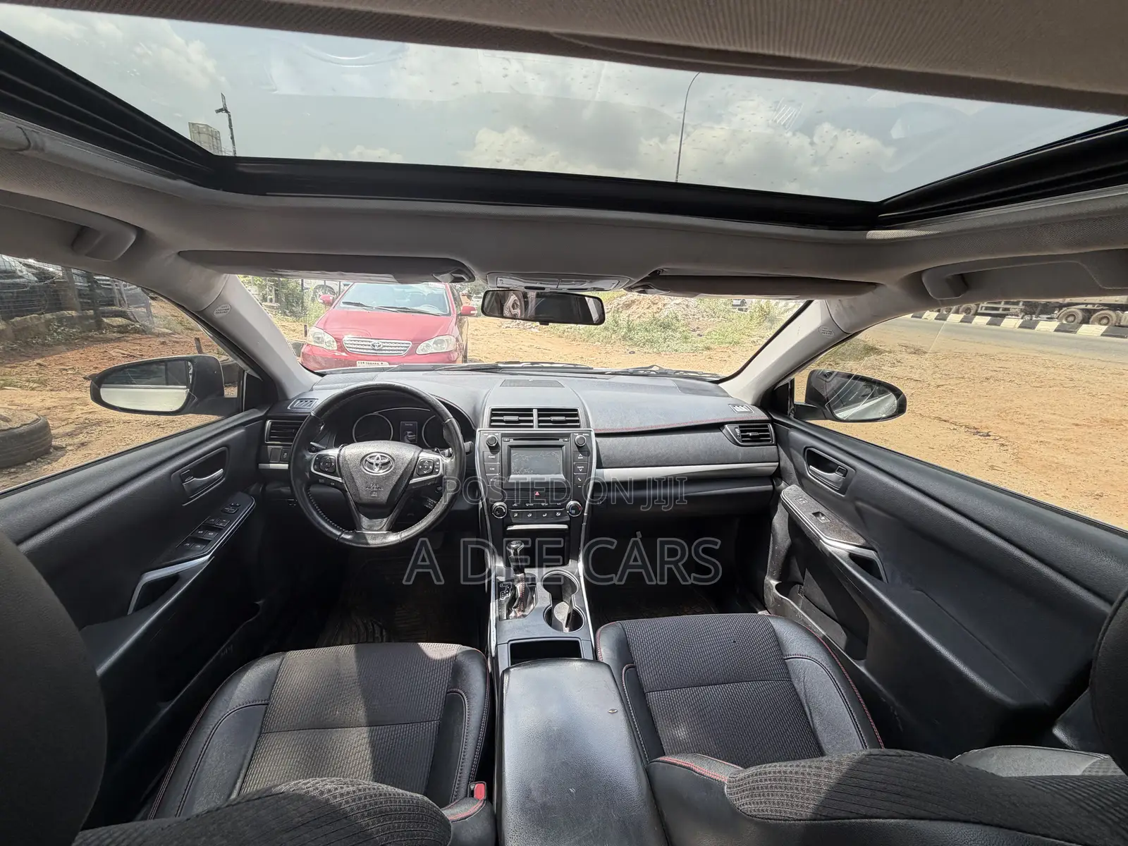 Toyota Camry SE 4dr Sedan (2.5L 4cyl 6A) 2017 White