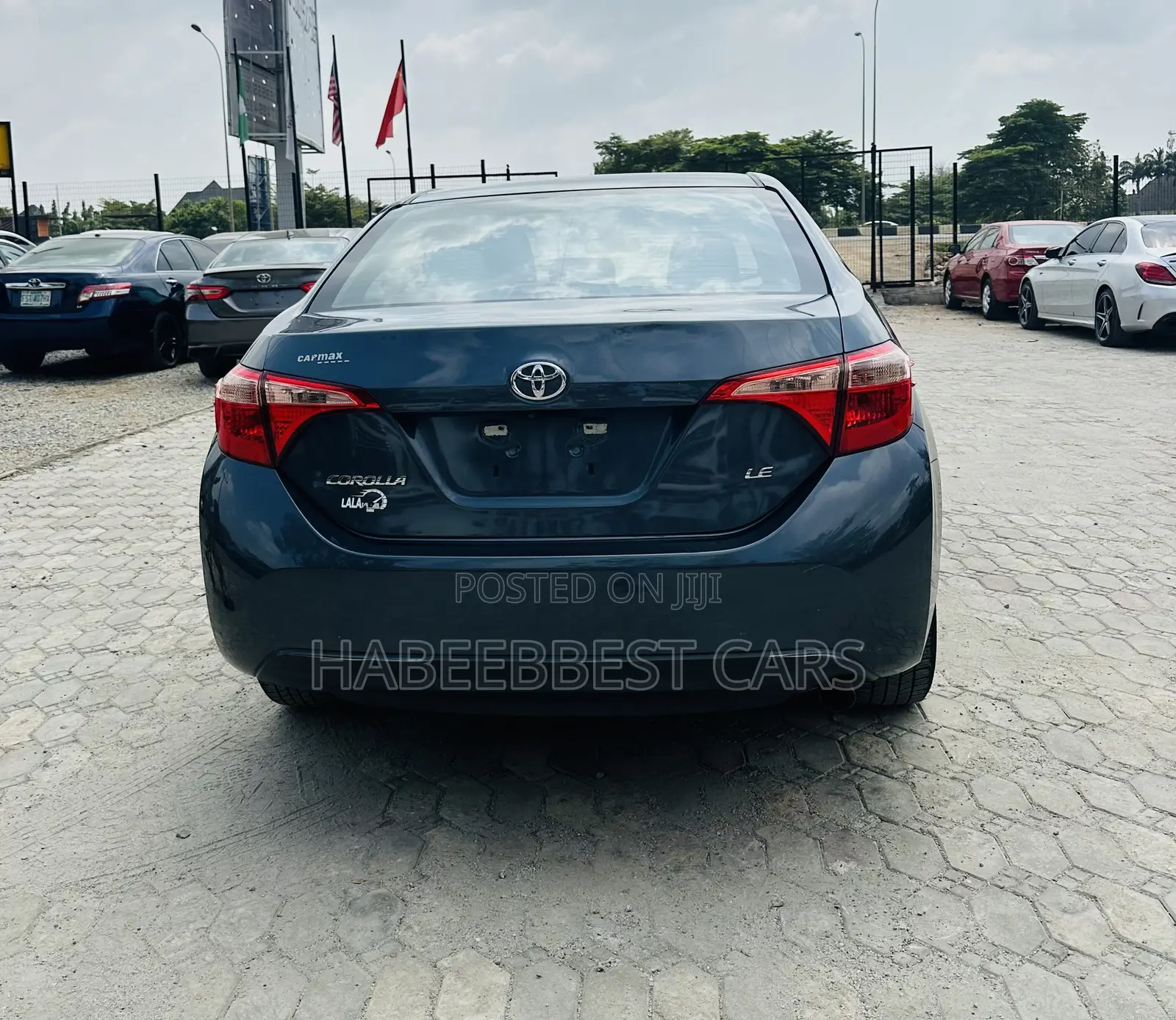 Toyota Corolla LE (1.8L 4cyl 2A) 2019 Blue