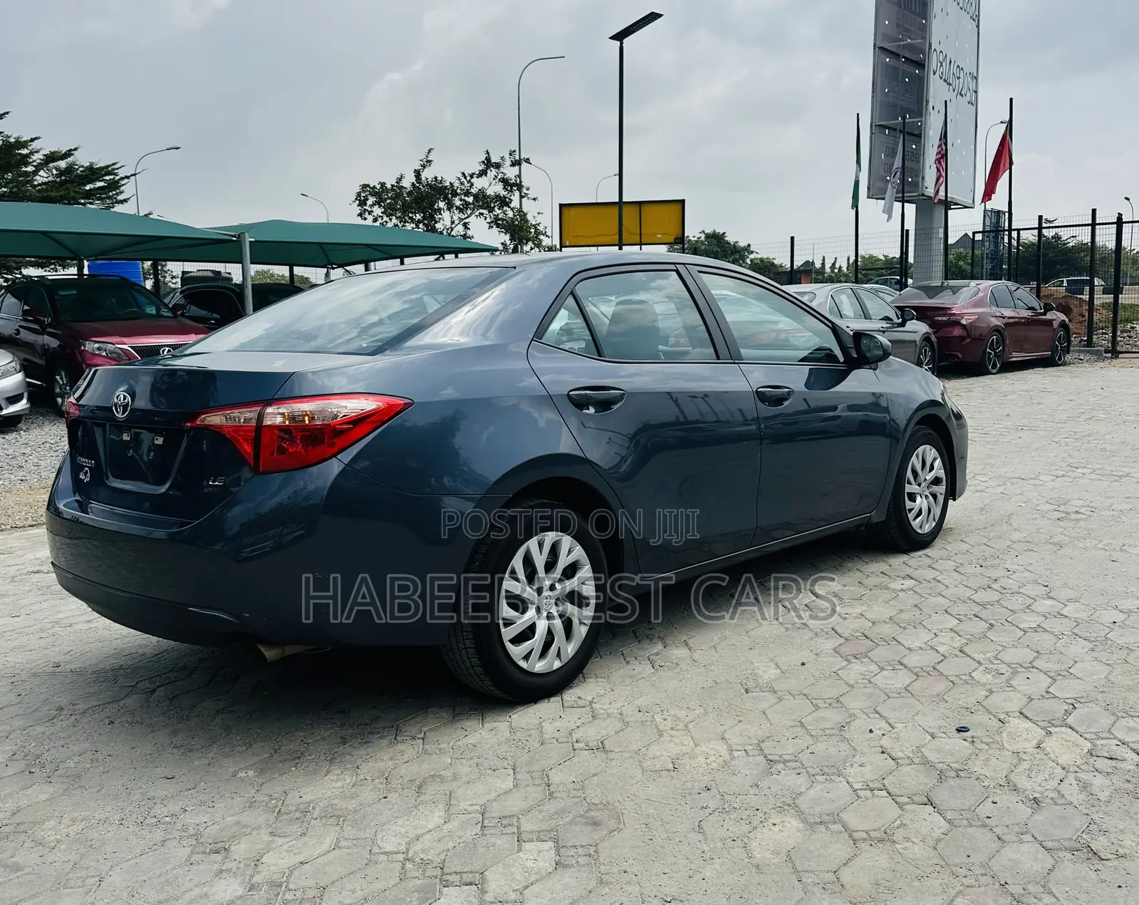 Toyota Corolla LE (1.8L 4cyl 2A) 2019 Blue