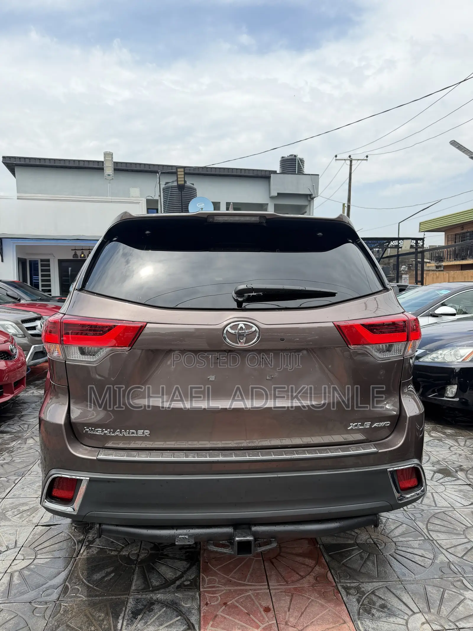 Toyota Highlander XLE 4x4 V6 (3.5L 6cyl 8A) 2017 Gray
