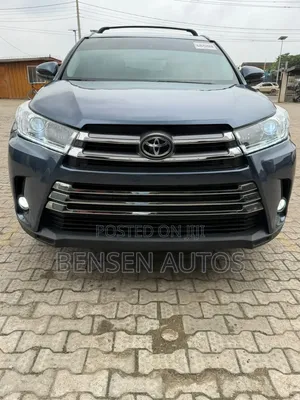 Toyota Highlander LE Plus 4x4 V6 (3.5L 6cyl 8A) 2017 Blue