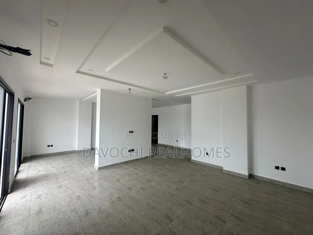 4bdrm Apartment in Banana Island for rent