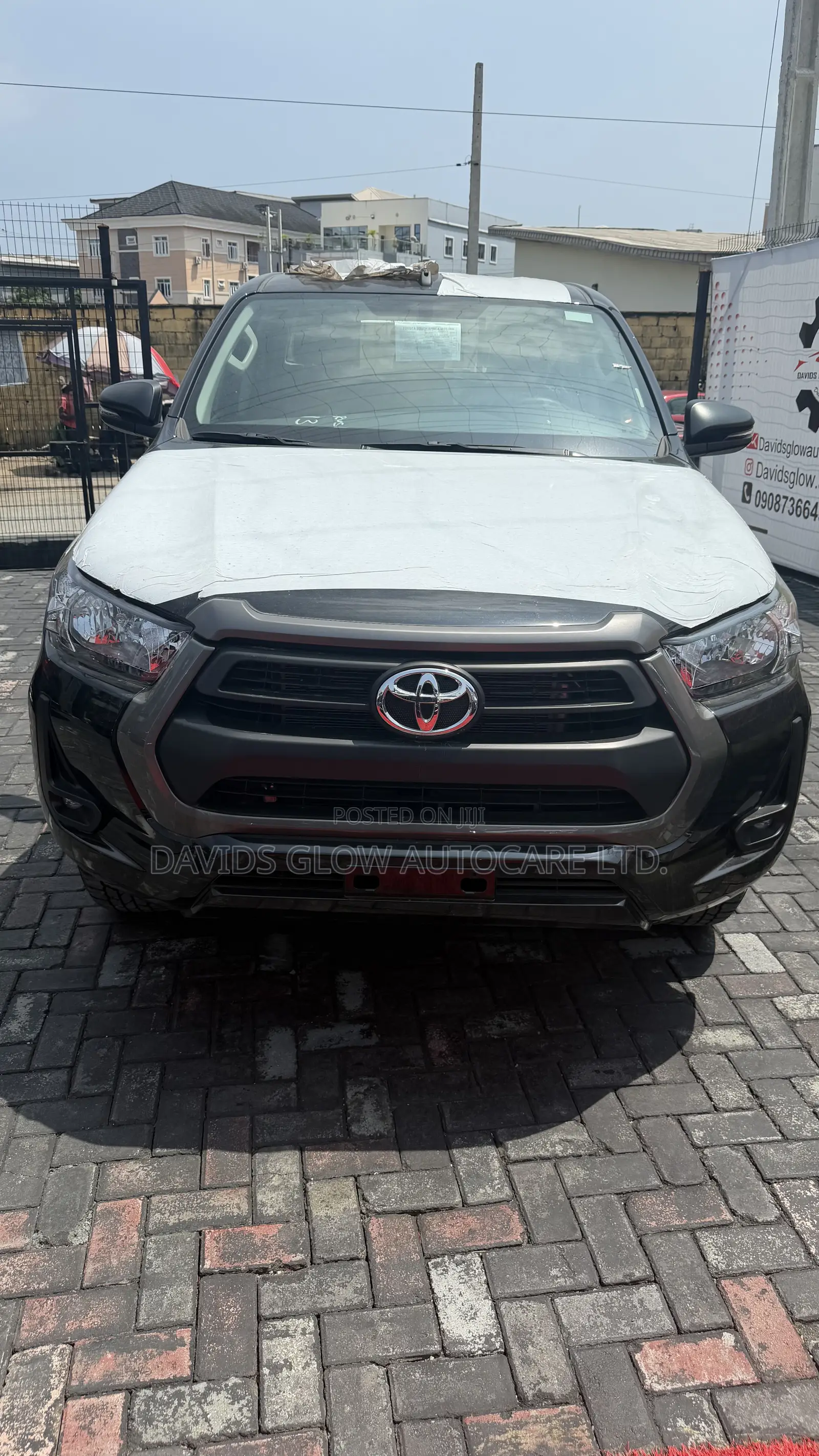 New Toyota Hilux SR5+ 2026 Black