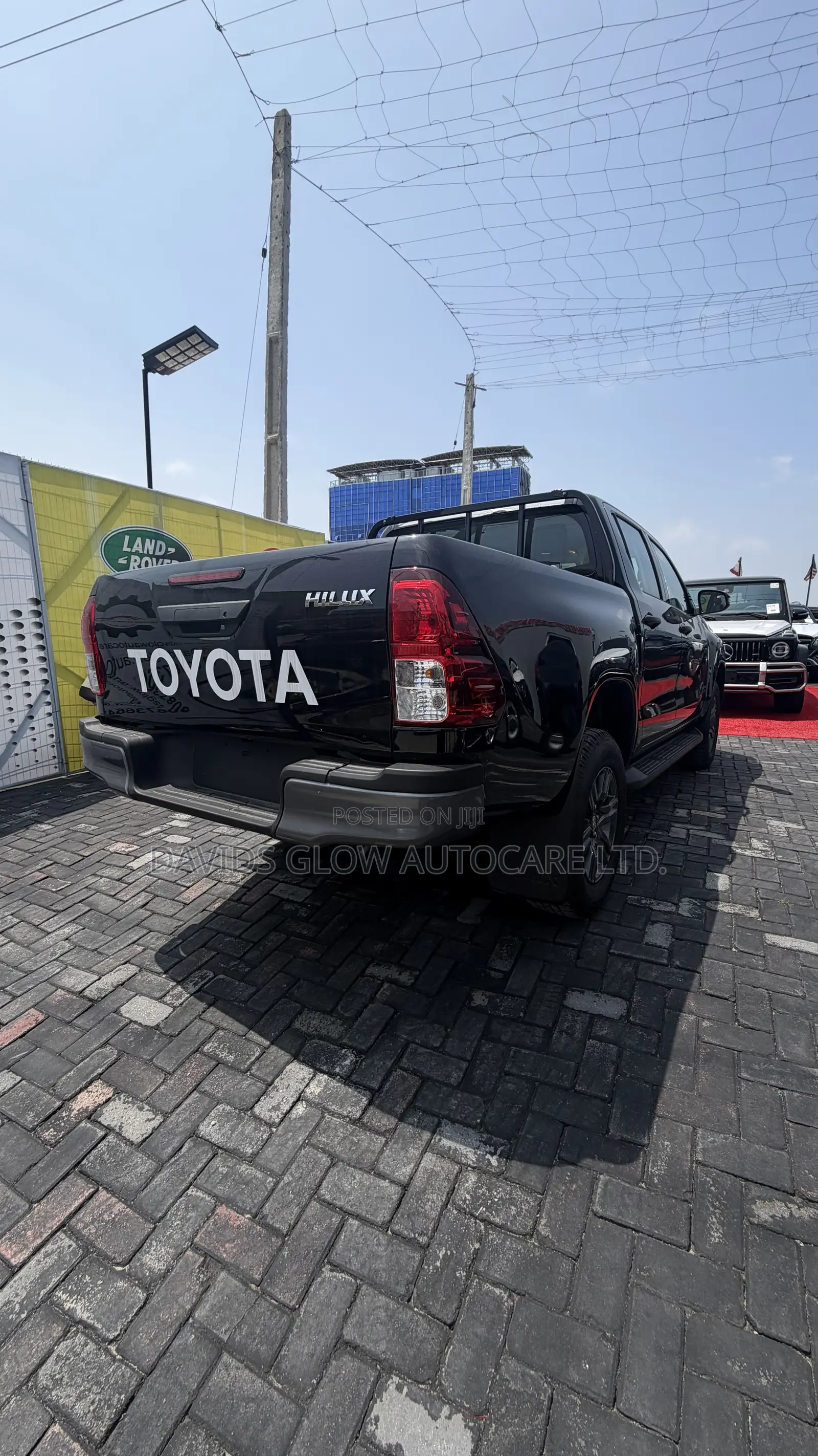 New Toyota Hilux SR5+ 2026 Black