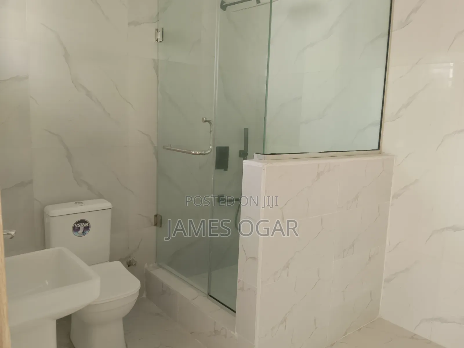 4bdrm Duplex in Chevron Drive for sale