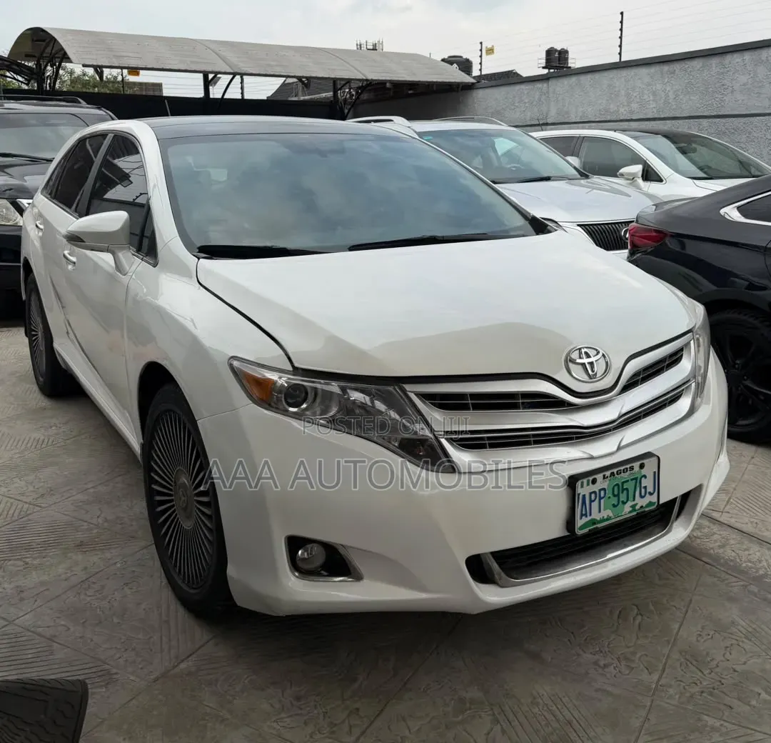 Toyota Venza 2010 White