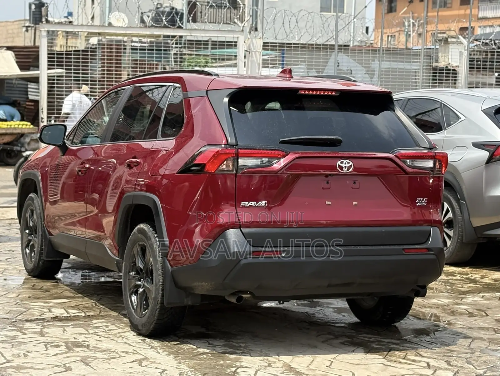 Toyota RAV4 XLE Premium AWD 2023 Burgundy