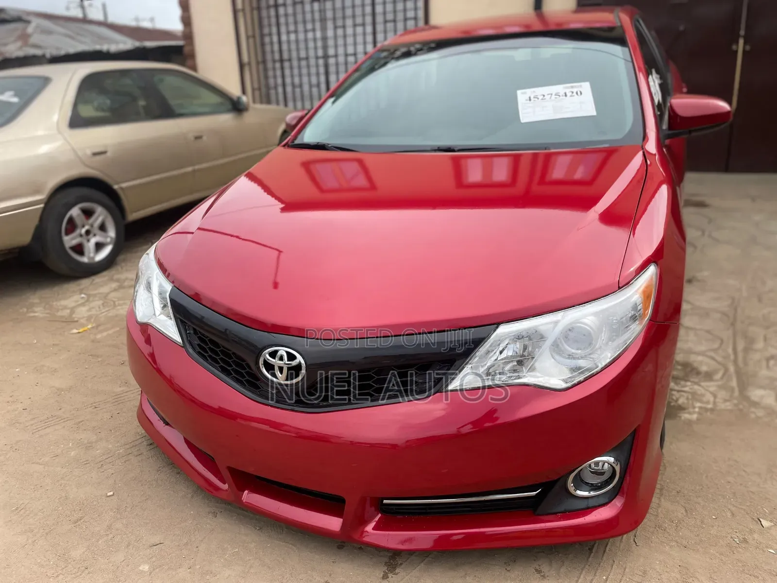 Toyota Camry SE 4dr Sedan (2.5L 4cyl 6A) 2012 Red