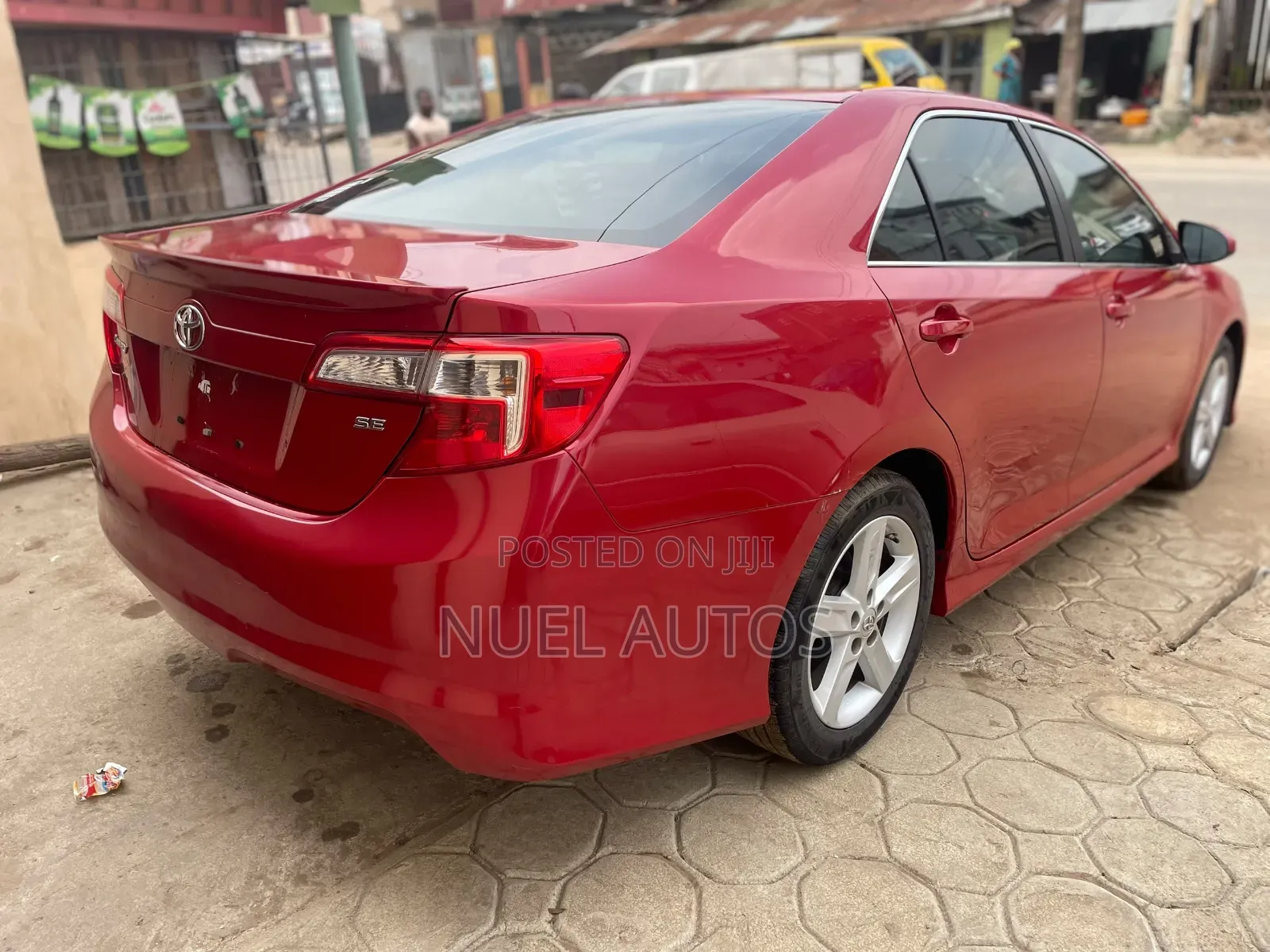 Toyota Camry SE 4dr Sedan (2.5L 4cyl 6A) 2012 Red