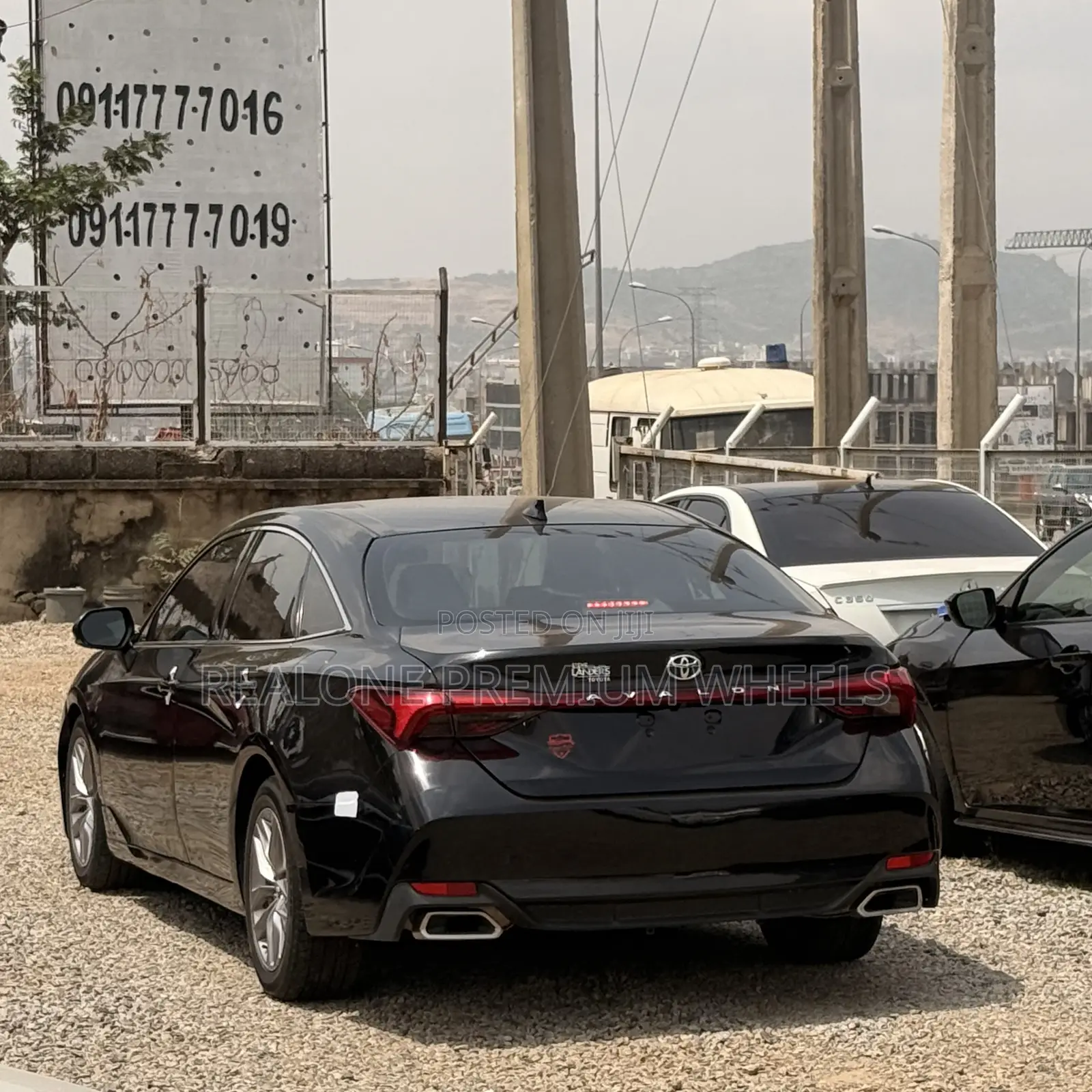 Toyota Avalon XLE 2020 Black