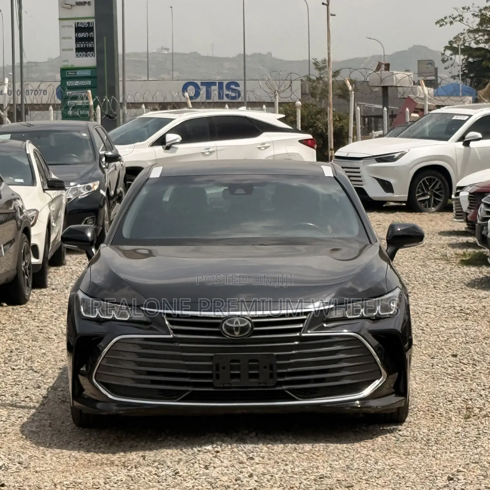 Toyota Avalon XLE 2020 Black
