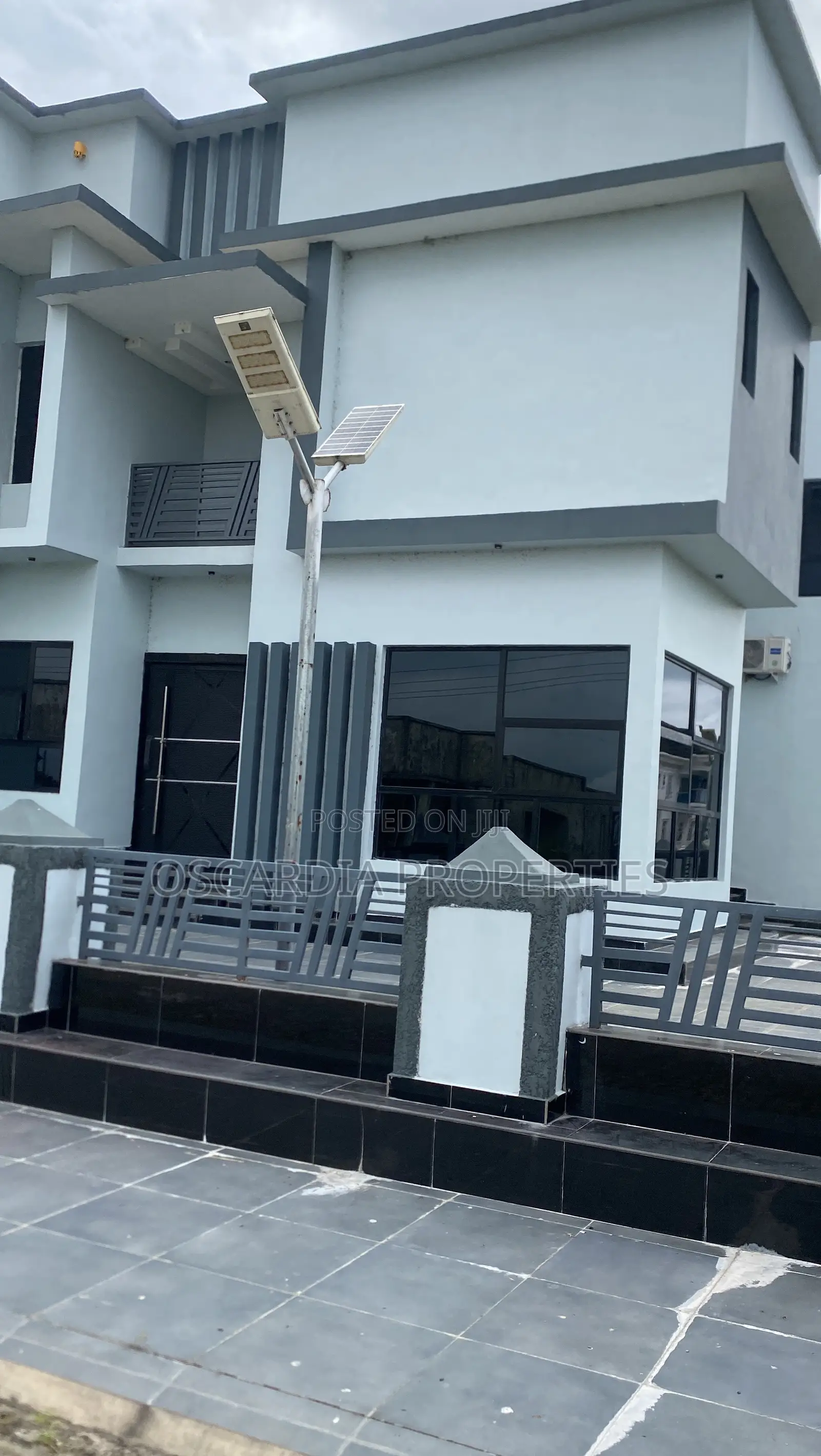 6bdrm Duplex in Beechwood Estate, Elemoro for sale