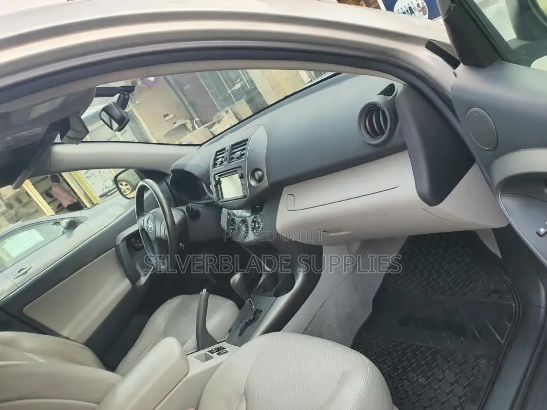 Toyota RAV4 2012 Gray