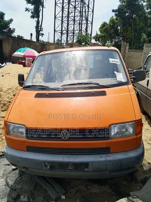 Volkswagen Transporter 2004 Yellow