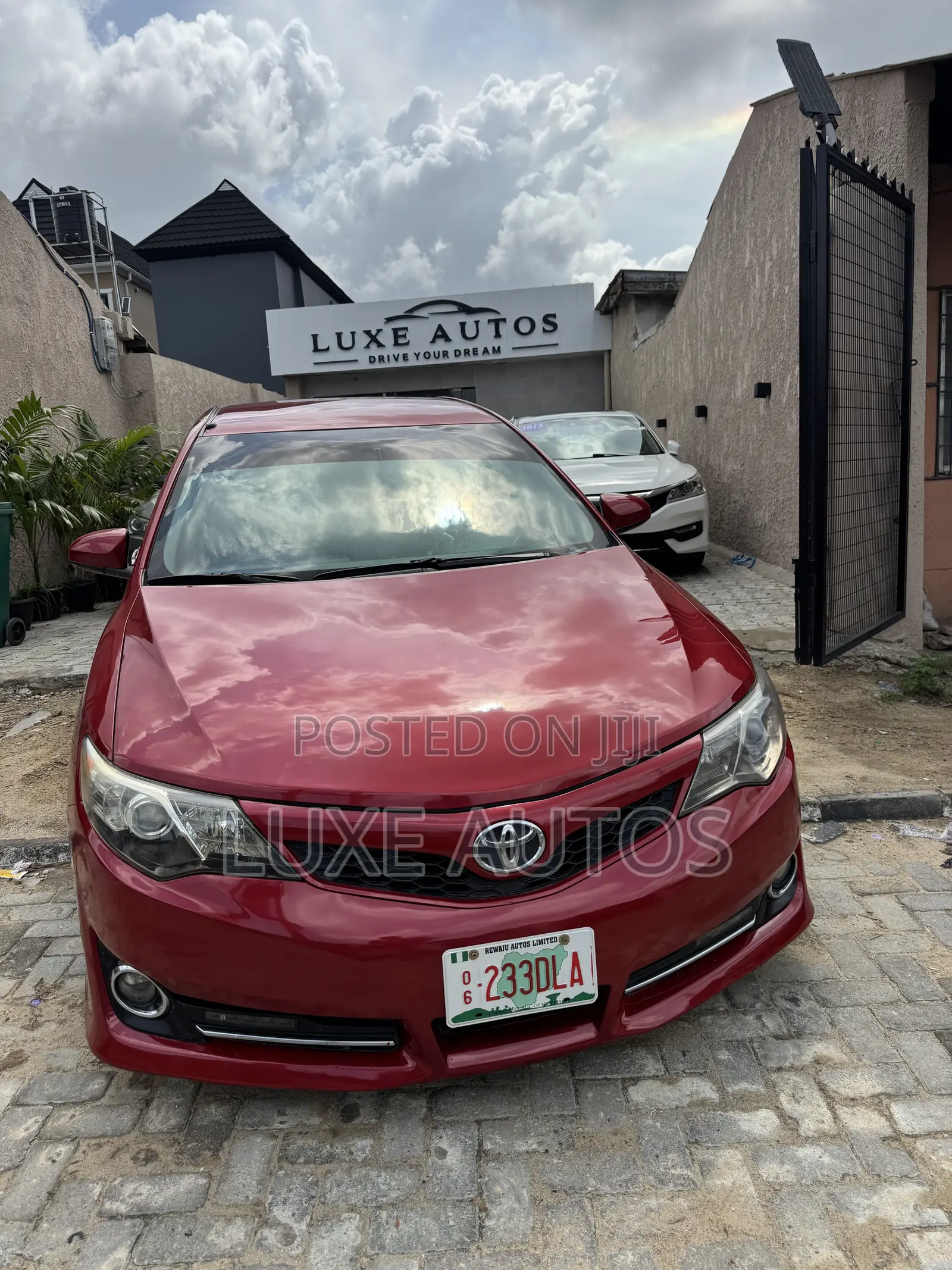 Toyota Camry SE 4dr Sedan (2.5L 4cyl 6A) 2013 Red