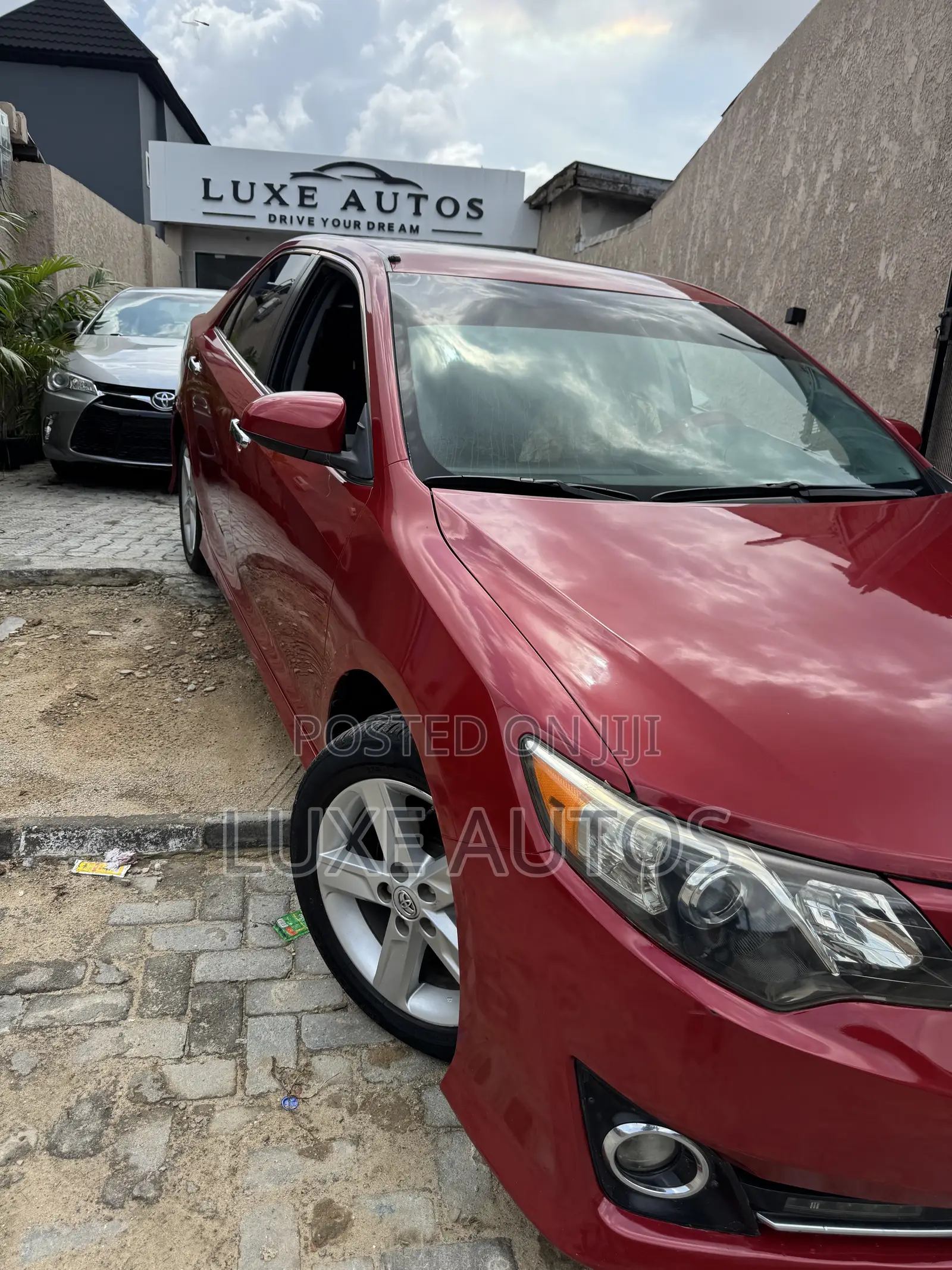 Toyota Camry SE 4dr Sedan (2.5L 4cyl 6A) 2013 Red
