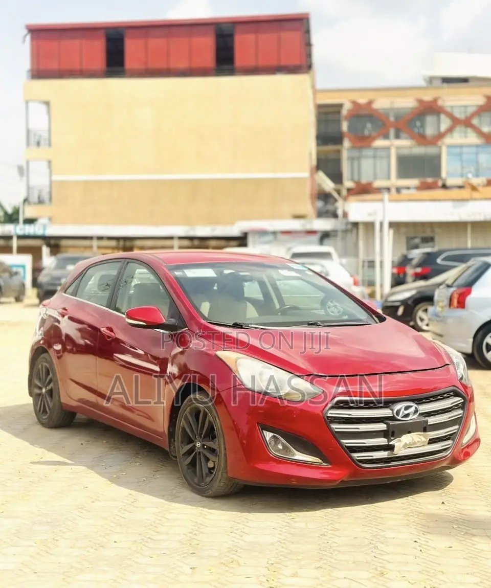 Hyundai Elantra 2016 Red
