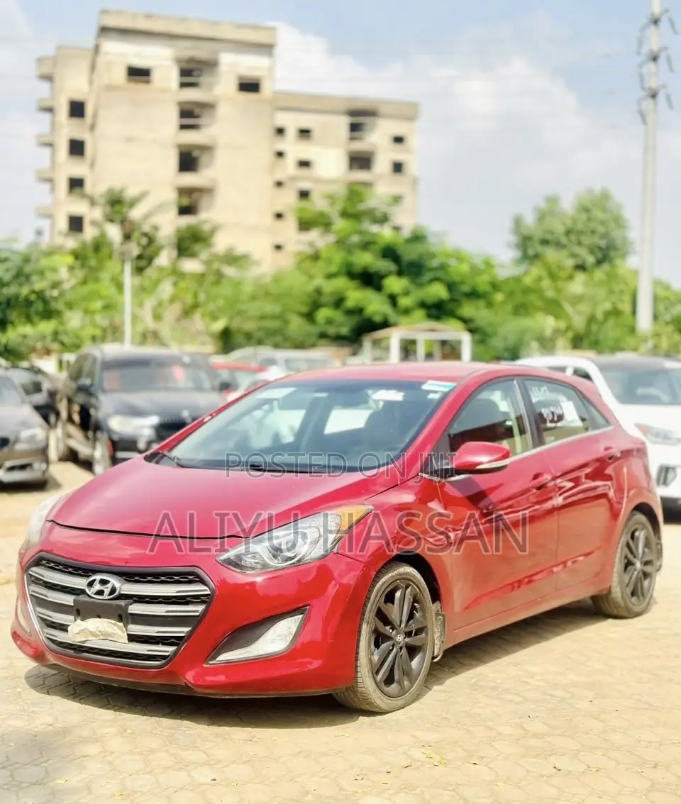 Hyundai Elantra 2016 Red