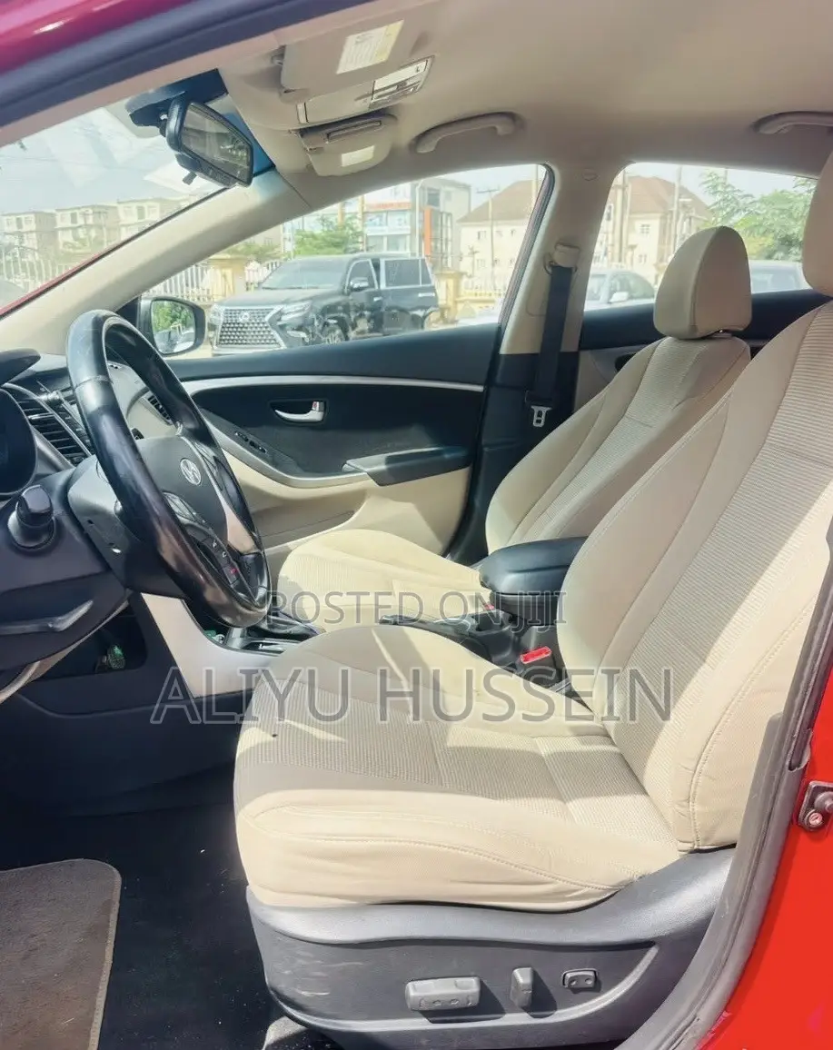 Hyundai Elantra 2016 Red