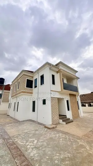4bdrm Duplex in Kolapo Ishola Gra, Akobo for sale