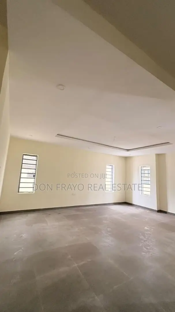 4bdrm Duplex in Kolapo Ishola Gra, Akobo for sale
