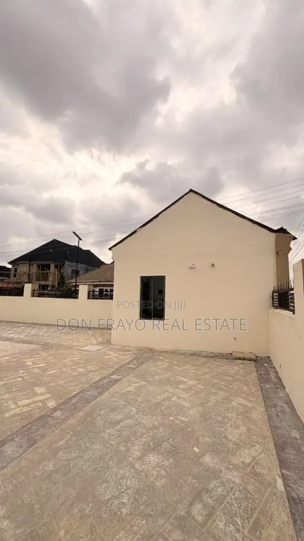 4bdrm Duplex in Kolapo Ishola Gra, Akobo for sale