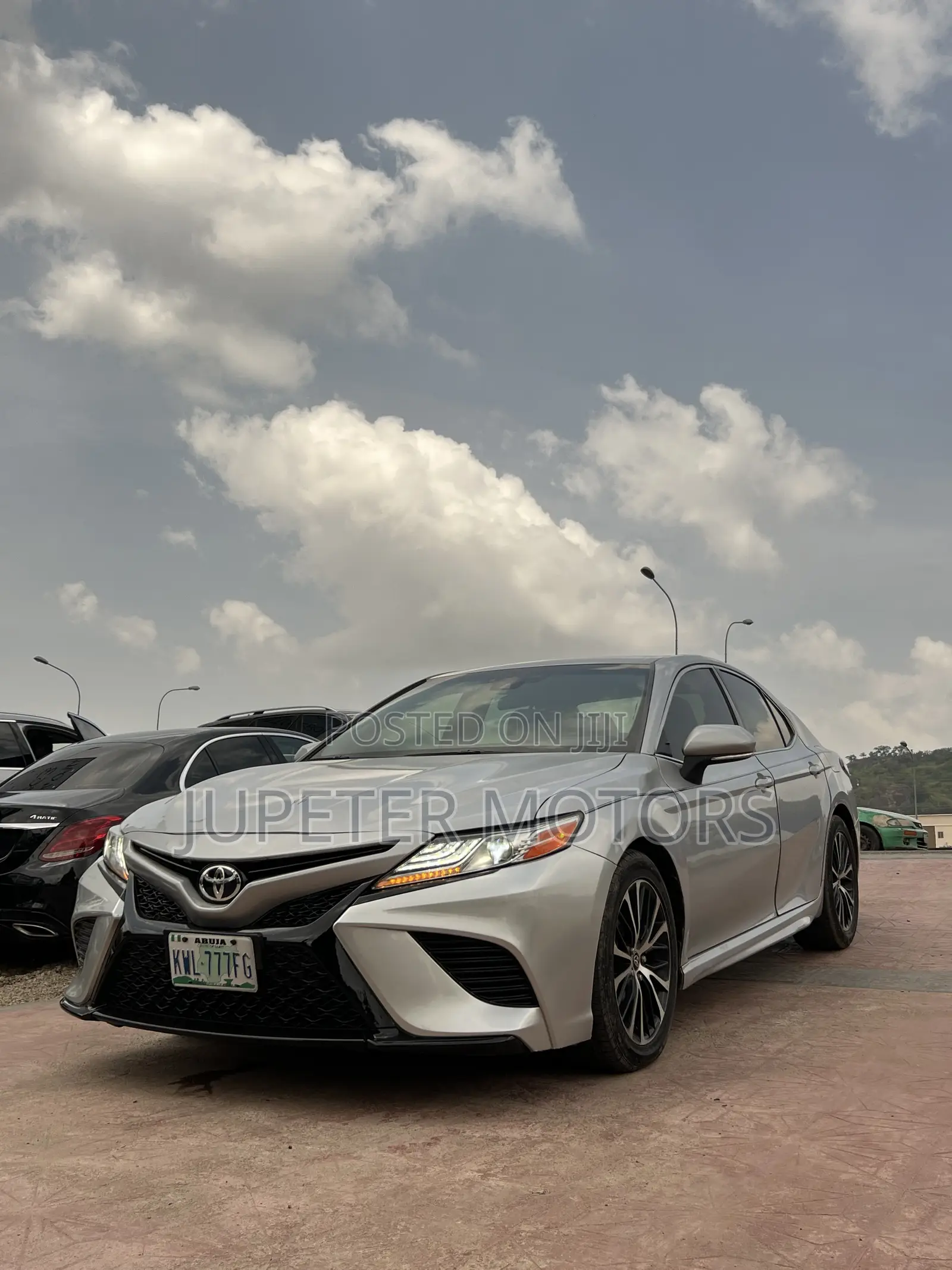 Toyota Camry SE FWD (2.5L 4cyl 8AM) 2018 Silver